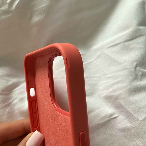 Apple Pomelo iPhone 13 Pro silicone case - Picture 4 of 4